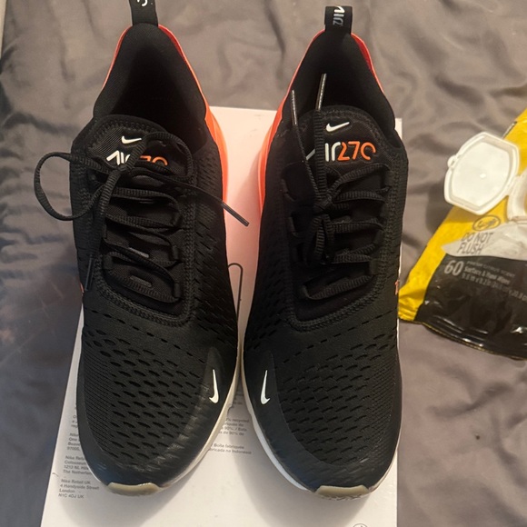 New Nike Air Max 270Black with Orange Accents - Picture 5 of 7